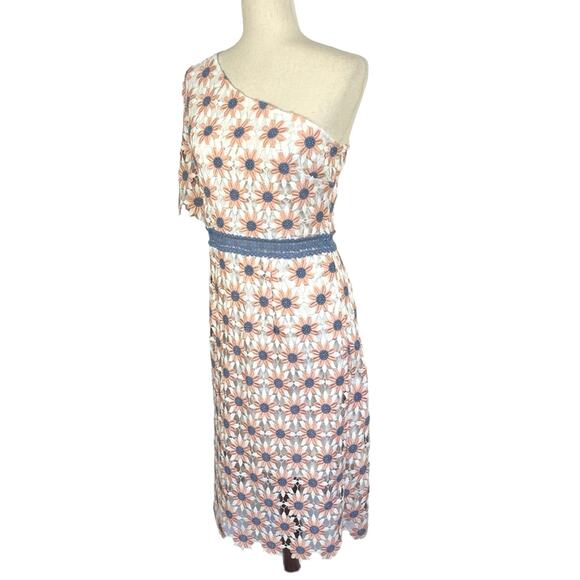 Chi Chi London Winona One Shoulder Crochet Floral Lace Dress White Size 12 NWT - Picture 14 of 15